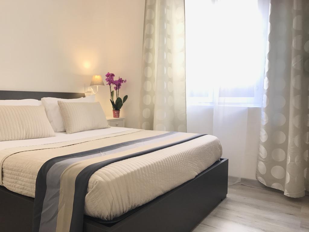 Angolo Di Roma Guest House Екстериор снимка